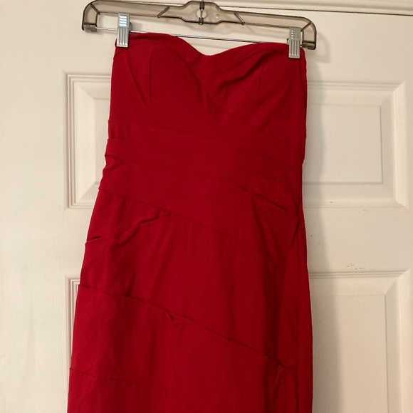Stretchy red dress - Picture 1 of 3